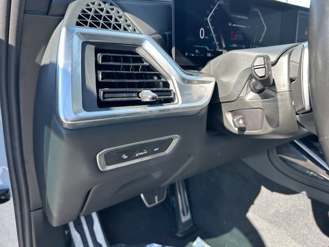 Used 2024 BMW X7 xDrive40i w/ M Sport Package AWD/4WD image 24