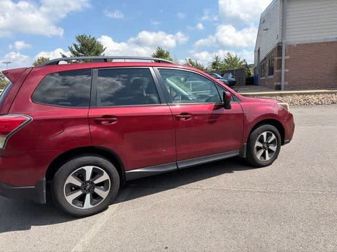Used 2018 Subaru Forester 2.5i Premium w/ All-Weather Package AWD/4WD image 8
