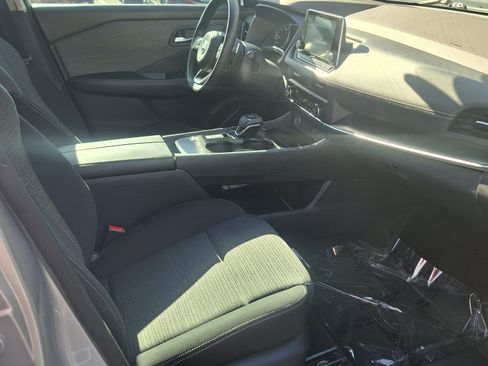 Used 2023 Nissan Rogue SV FWD image 23