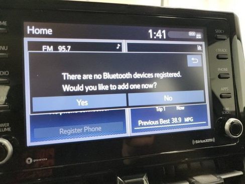 Used 2022 Toyota Corolla LE FWD image 5