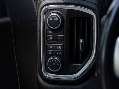 Used 2021 Chevrolet Silverado 1500 LTZ AWD/4WD image 24