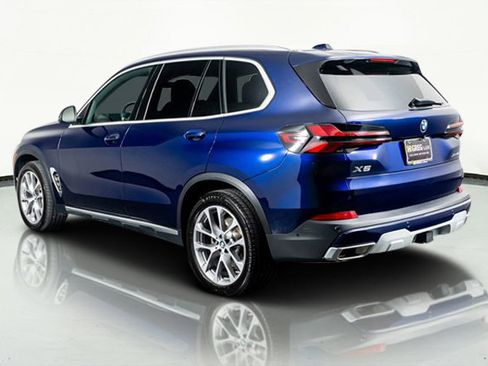 Used 2024 BMW X5 xDrive40i w/ Premium Essential Package image 13