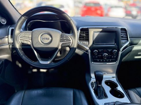 Used 2018 Jeep Grand Cherokee Limited AWD/4WD image 5