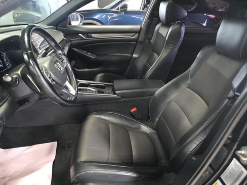 Used 2018 Honda Accord Sport image 10