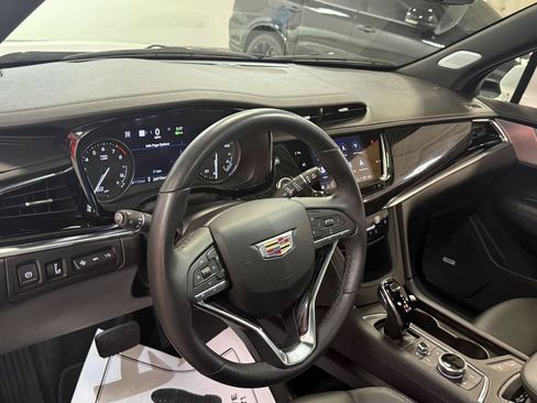 Used 2022 Cadillac XT6 Premium Luxury w/ Technology Package AWD/4WD image 47