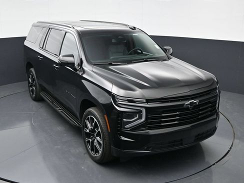 Used 2025 Chevrolet Suburban RST w/ Comfort Package AWD/4WD image 38