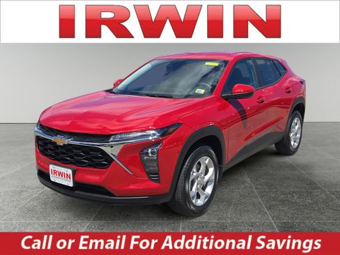 New 2026 Chevrolet Trax LS w/ LS Convenience Package FWD image 1
