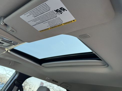 Used 2025 Toyota Sienna LE w/ LE Plus Package image 14