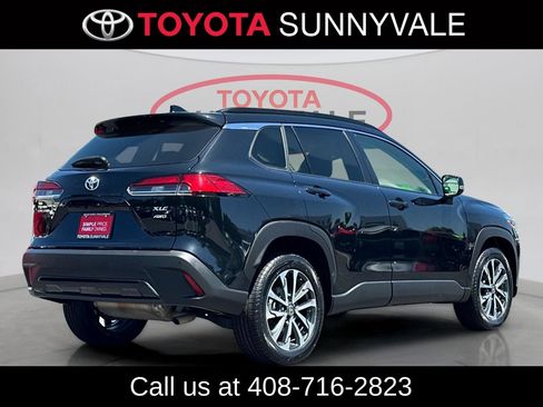 Used 2025 Toyota Corolla Cross XLE AWD/4WD image 4