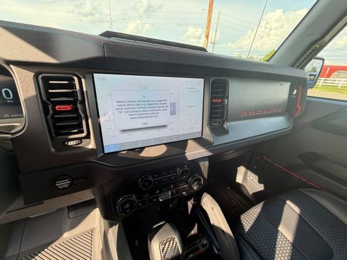Used 2025 Ford Bronco Raptor AWD/4WD image 12