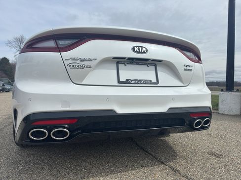 Used 2018 Kia Stinger GT2 image 12