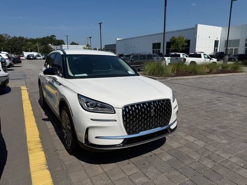 Used 2023 Lincoln Corsair Reserve FWD image 4