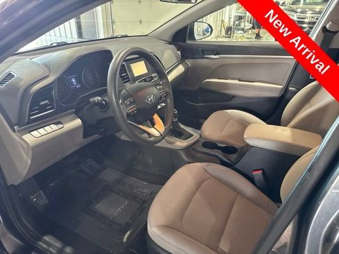 Used 2020 Hyundai Elantra SE FWD image 5