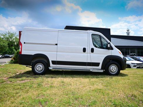 Used 2025 RAM ProMaster 2500 w/ U-Haul Equipment Group FWD image 4