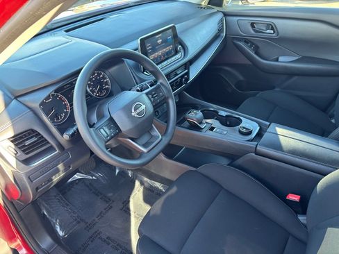 Used 2025 Nissan Rogue S image 20