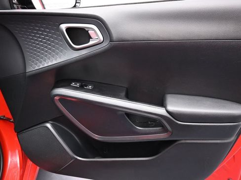 Used 2021 Kia Soul GT-Line FWD image 36