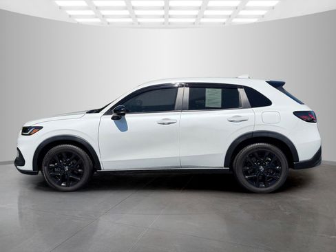 Used 2023 Honda HR-V Sport image 3