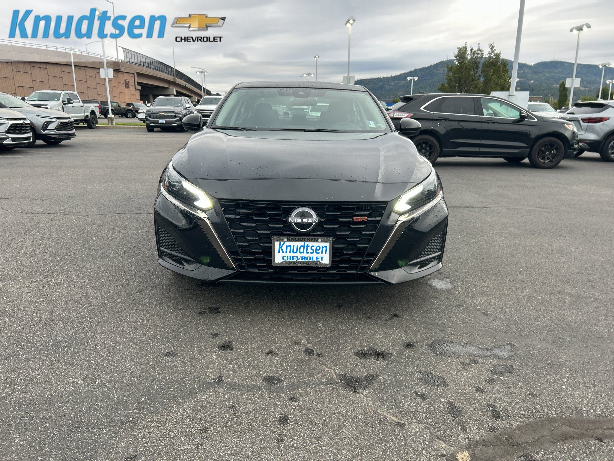 Used 2025 Nissan Altima 2.5 SR FWD image 2