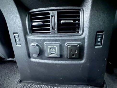 Used 2019 Nissan Titan PRO-4X w/ Pro-4x Convenience Package image 13