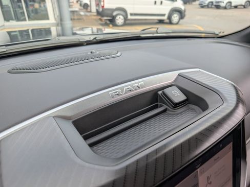 New 2026 RAM 1500 4x4 Crew Cab image 27
