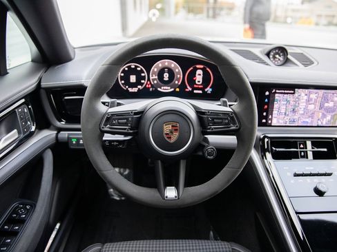 Certified 2024 Porsche Panamera 4 image 23