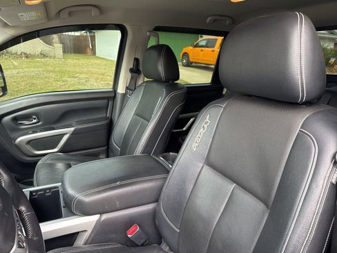 Used 2018 Nissan Titan PRO-4X w/ Pro-4x Convenience Package image 8