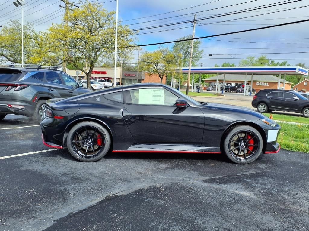 New 2025 Nissan Z NISMO w/ Floor Mat Package RWD image 4