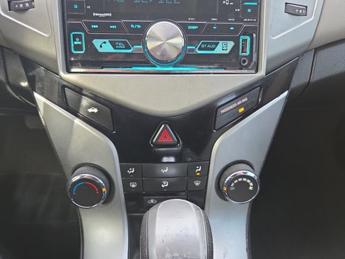 Used 2015 Chevrolet Cruze LT FWD image 20