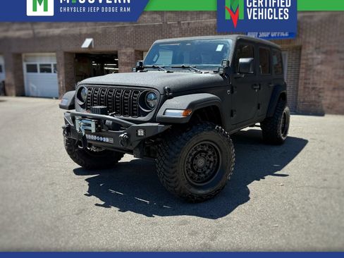 Used 2025 Jeep Wrangler Unlimited Sport AWD/4WD image 1