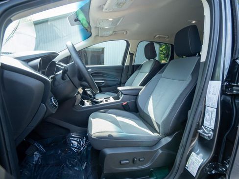 Used 2018 Ford Escape SE FWD image 11