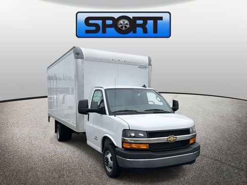 New 2026 Chevrolet Express 4500 w/ Power Convenience Package image 14