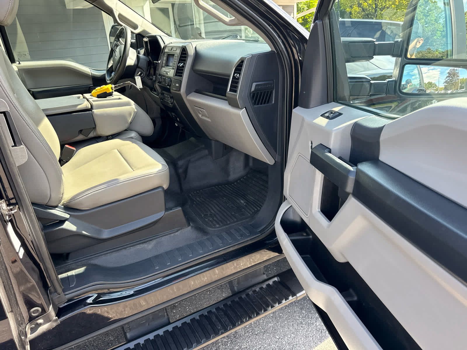 Used 2022 Ford F350 XL w/ Power Equipment Group AWD/4WD image 15