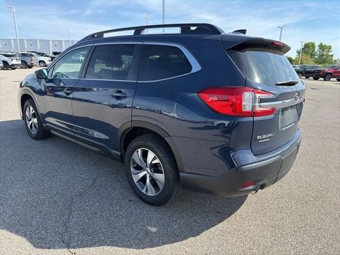 Used 2023 Subaru Ascent Premium w/ Convenience Package AWD/4WD image 4