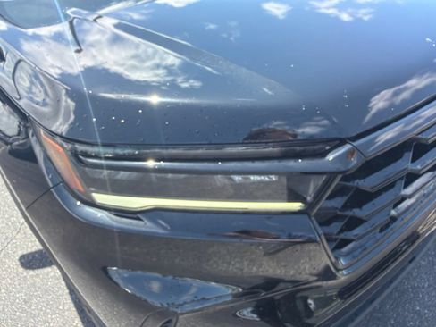 Used 2025 Honda Pilot Black Edition image 19