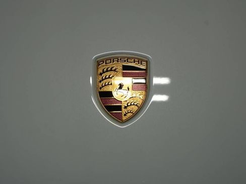 Certified 2025 Porsche Macan AWD/4WD image 29