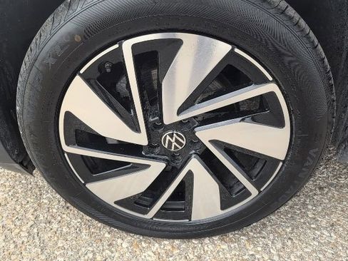 Used 2024 Volkswagen Atlas SE AWD/4WD image 22
