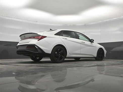 New 2026 Hyundai Elantra SEL Sport FWD image 42