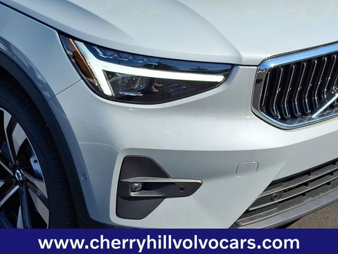 Certified 2025 Volvo XC40 B5 Ultra w/ Protection Package Premier image 10