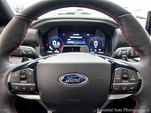 Used 2025 Ford Explorer ST AWD/4WD image 18