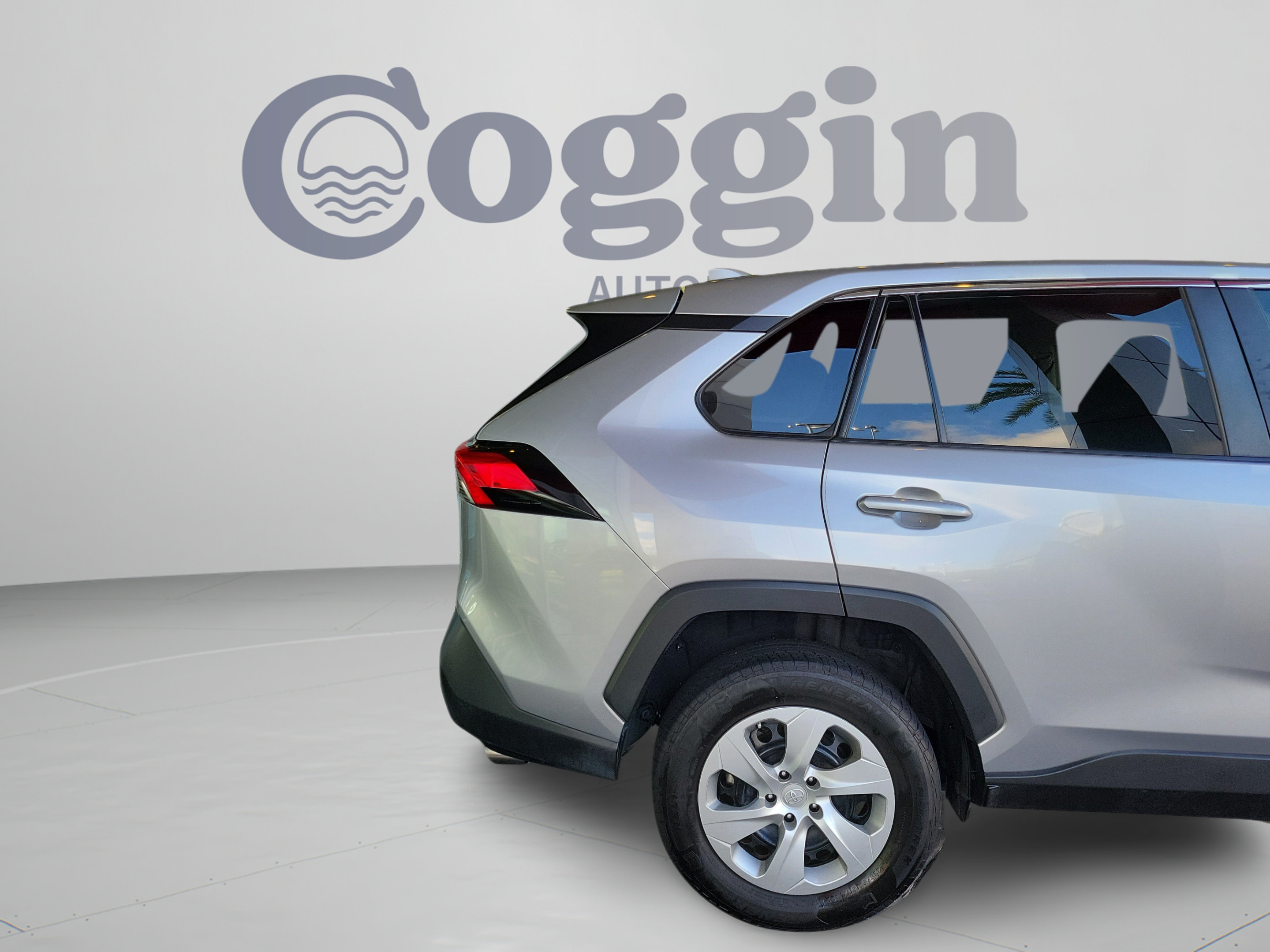 Used 2023 Toyota RAV4 LE FWD image 34