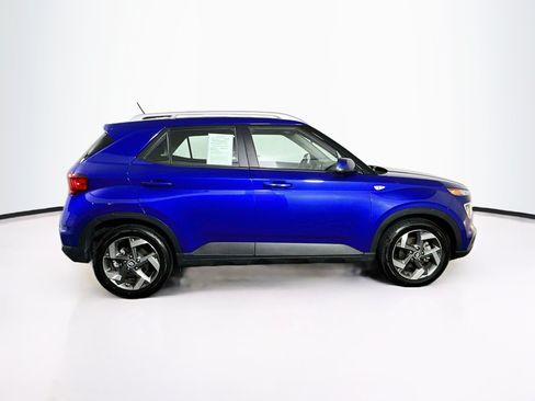 Used 2025 Hyundai Venue SEL FWD image 10