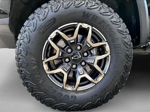 Used 2024 Chevrolet Colorado ZR2 w/ ZR2 Convenience Package III image 10