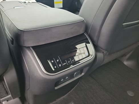 New 2026 INFINITI QX80 Luxe image 11