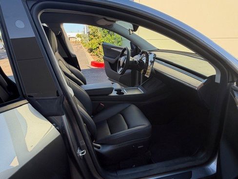 Used 2024 Tesla Model Y Long Range image 12