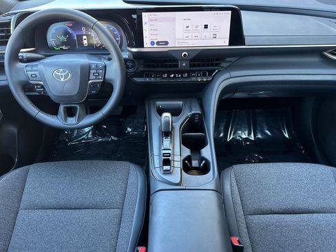 Certified 2023 Toyota Crown XLE image 18