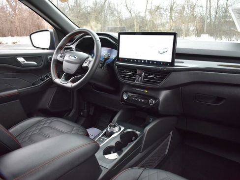 Used 2023 Ford Escape ST-Line Elite w/ Premium Technology Package image 31