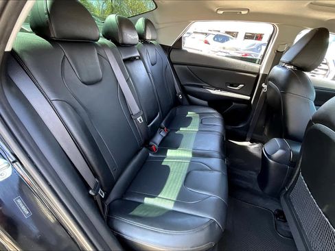 Used 2021 Hyundai Elantra Limited FWD image 20