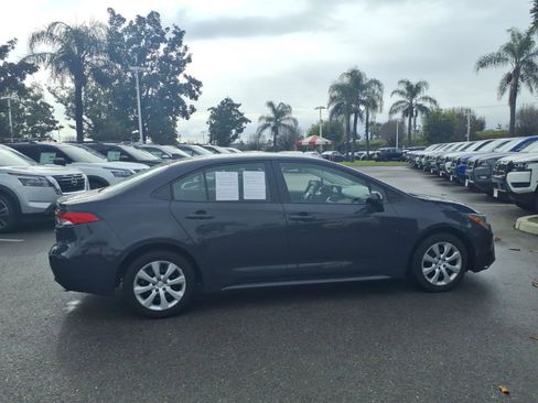 Used 2025 Toyota Corolla LE w/ Convenience Package image 5