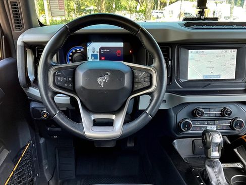 Used 2022 Ford Bronco Badlands image 8