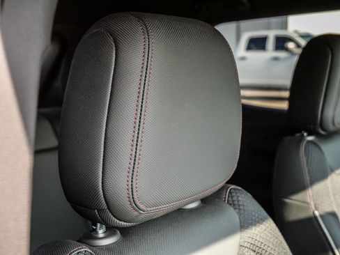 Used 2023 Chevrolet TrailBlazer RS w/ Convenience Package FWD image 16